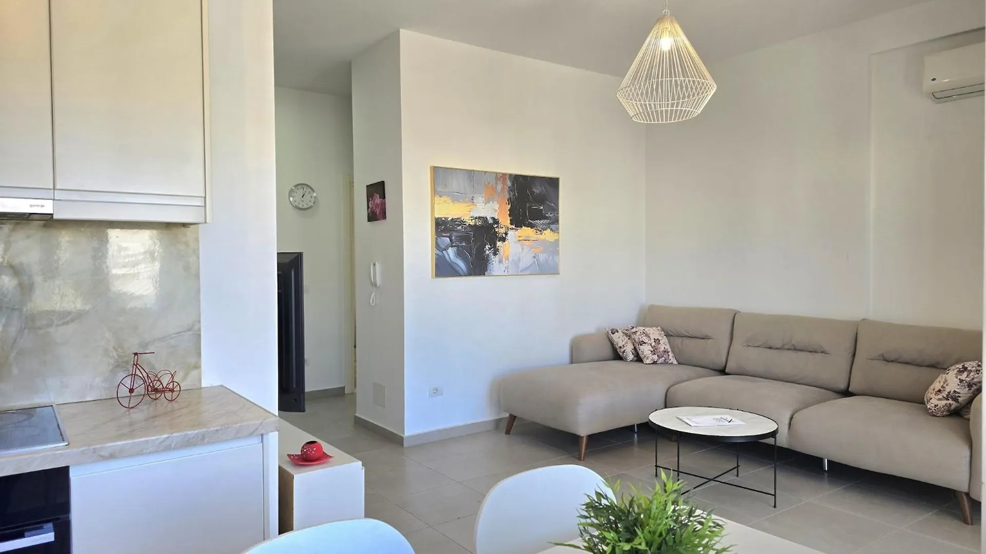 Modern Beachside Home With Dishwasher Plazhi San Pietro Apartment