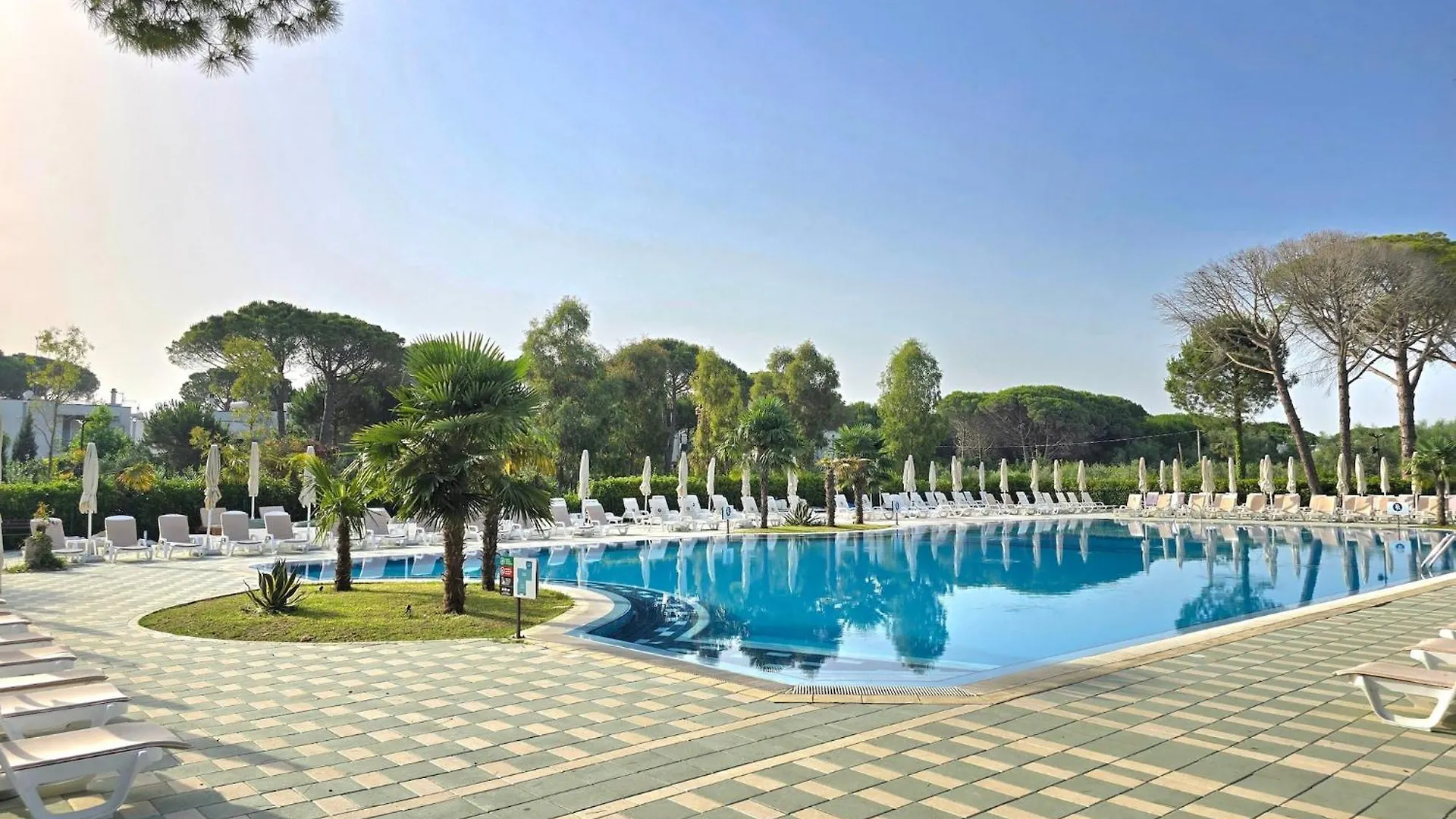 Apartment Modern Beachside Home With Dishwasher Plazhi San Pietro Albania